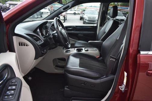 Octane Red Pearlcoat 2019 Dodge Grand Caravan SXT