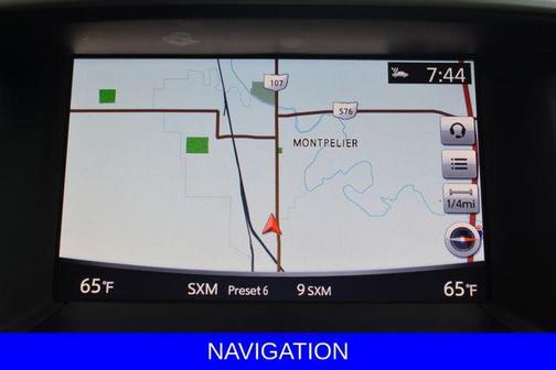 White 2017 Nissan Pathfinder Platinum