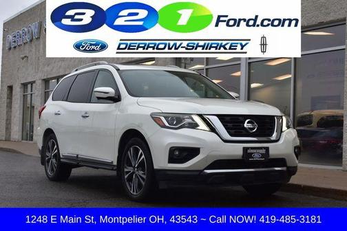White 2017 Nissan Pathfinder Platinum