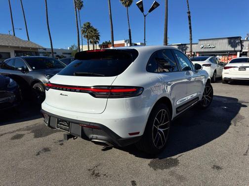 2023 Porsche Macan 