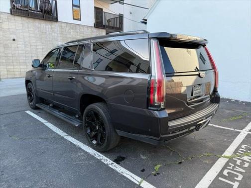2018 Cadillac Escalade ESV Premium Luxury