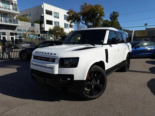 2024 Land Rover Defender 130 P400 X-Dynamic SE