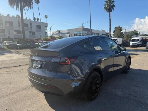 2021 Tesla Model Y Standard Range Rear-Wheel Drive