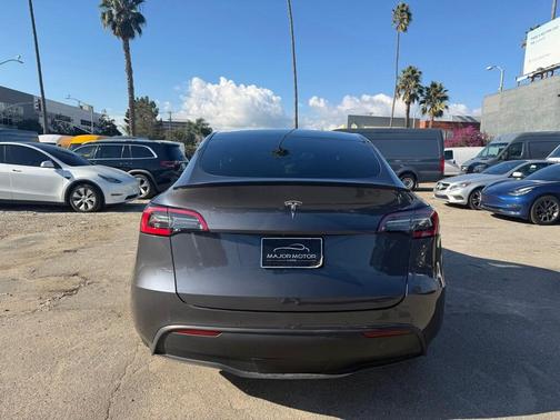 2021 Tesla Model Y Standard Range Rear-Wheel Drive