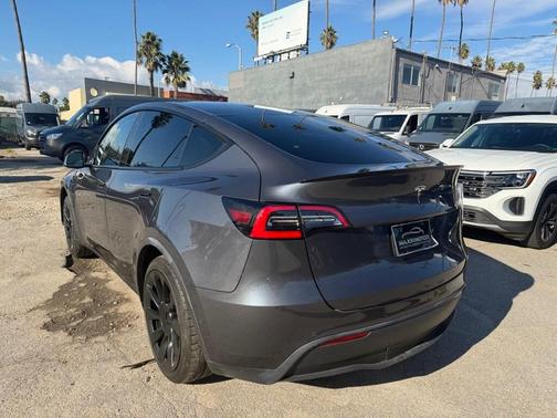 2021 Tesla Model Y Standard Range Rear-Wheel Drive