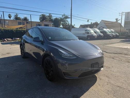 2021 Tesla Model Y Standard Range Rear-Wheel Drive