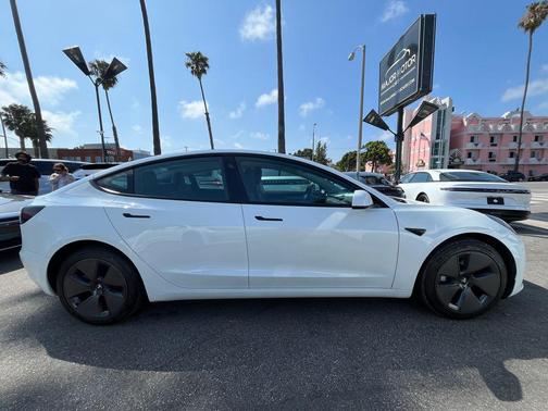Pearl White 2023 Tesla Model 3 Standard Range