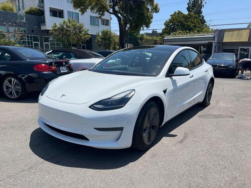 Pearl White 2023 Tesla Model 3 Standard Range
