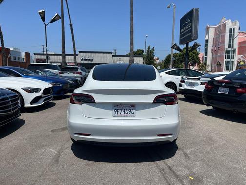 Pearl White 2023 Tesla Model 3 Standard Range