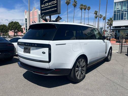 Fuji White 2023 Land Rover Range Rover P530 SE