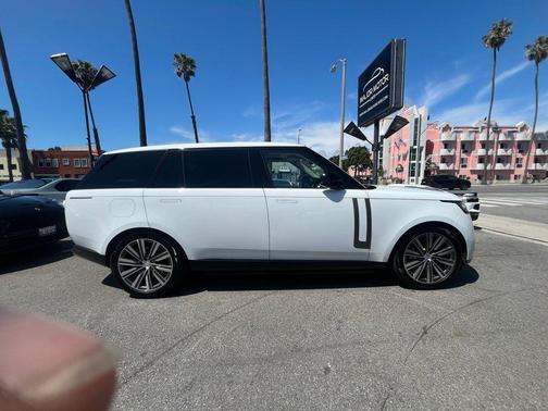 Fuji White 2023 Land Rover Range Rover P530 SE