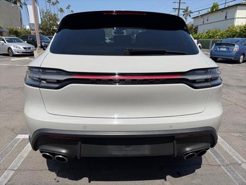 2022 Porsche Macan Base
