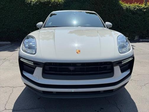 2022 Porsche Macan Base