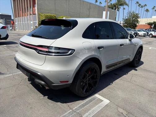 2022 Porsche Macan Base