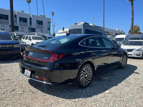 2023 Hyundai SONATA Hybrid SE