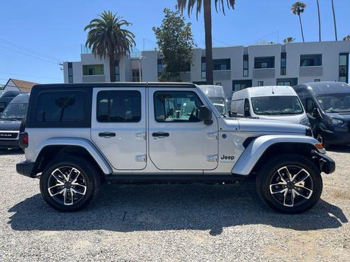 Silver Zynith Clearcoat 2024 Jeep Wrangler 4xe Sport S
