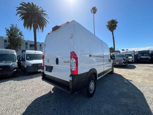 Bright White Clearcoat 2025 RAM ProMaster 2500 Tradesman