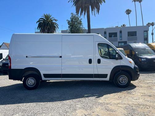 Bright White Clearcoat 2025 RAM ProMaster 2500 Tradesman