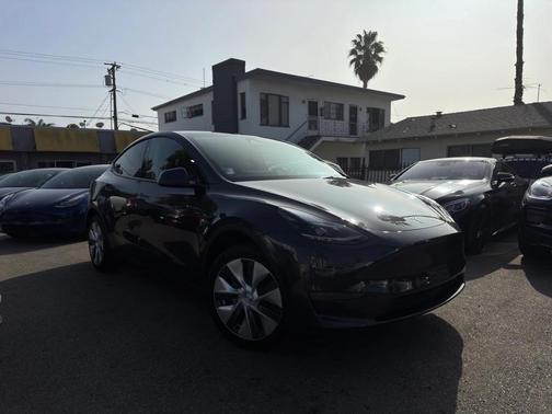 2024 Tesla Model Y 