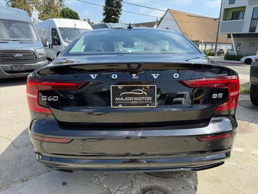 2024 Volvo S60 B5 Core Dark Theme