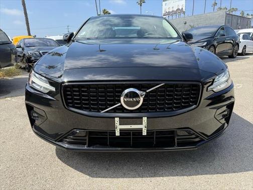 2024 Volvo S60 B5 Core Dark Theme