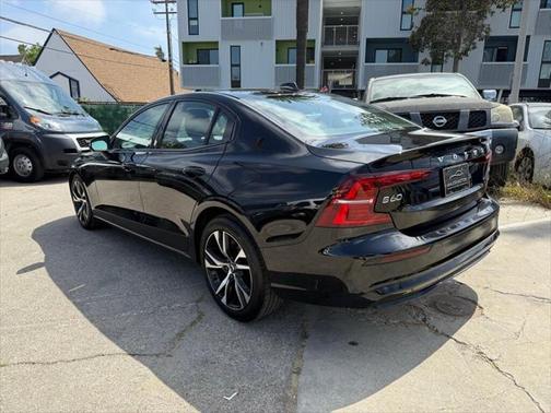 2024 Volvo S60 B5 Core Dark Theme