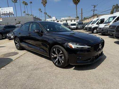 2024 Volvo S60 B5 Core Dark Theme