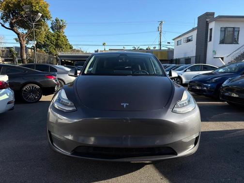 2021 Tesla Model Y Long Range Dual Motor All-Wheel Drive