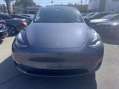 2024 Tesla Model Y Long Range Dual Motor All-Wheel Drive