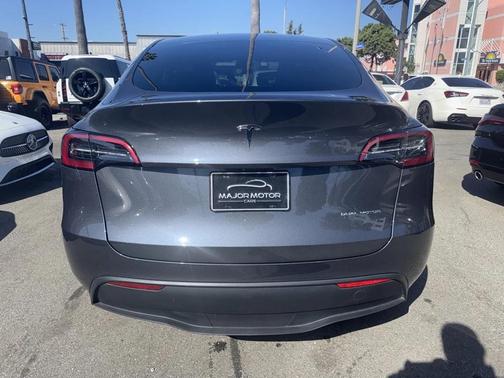 2024 Tesla Model Y Long Range Dual Motor All-Wheel Drive