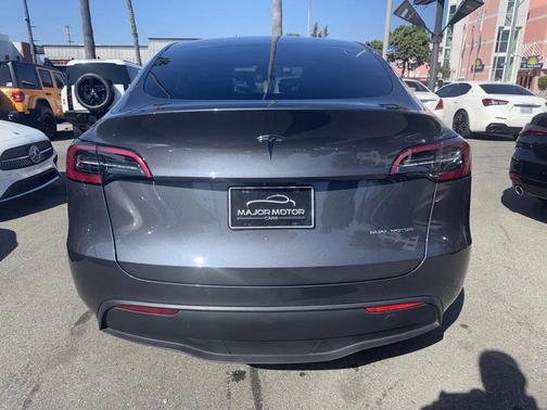 2024 Tesla Model Y Long Range Dual Motor All-Wheel Drive