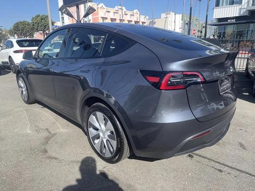 2024 Tesla Model Y Long Range Dual Motor All-Wheel Drive