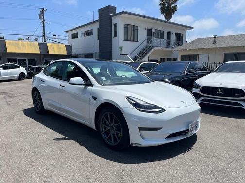 Pearl White 2023 Tesla Model 3 Standard Range
