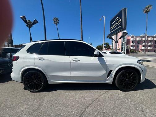Alpine White 2023 BMW X5 sDrive40i