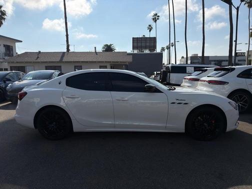 2022 Maserati Ghibli Modena