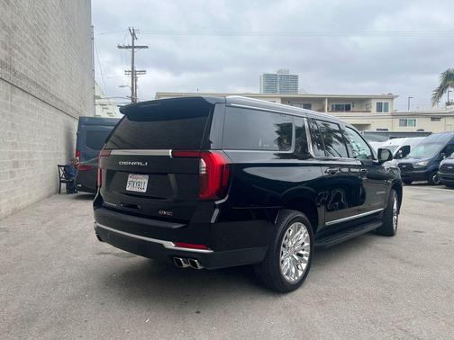 Onyx Black 2025 GMC Yukon XL Denali