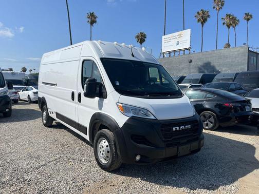 Bright White Clearcoat 2024 RAM ProMaster 2500 Tradesman