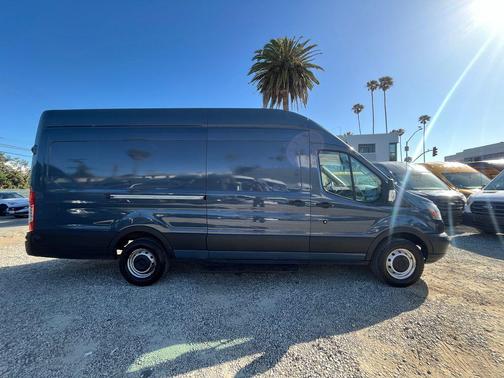 Oxford White 2019 Ford Transit-250 Base