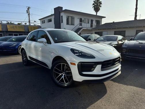 2023 Porsche Macan 