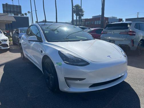 Pearl White 2023 Tesla Model 3 Standard Range