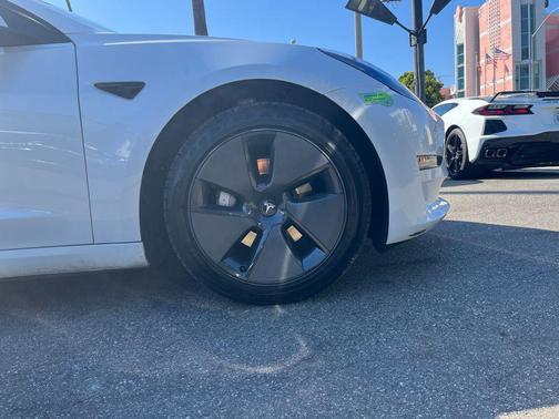 Pearl White 2023 Tesla Model 3 Standard Range