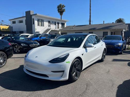 Pearl White 2023 Tesla Model 3 Standard Range