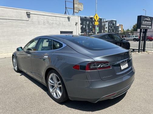 2013 Tesla Model S Performance
