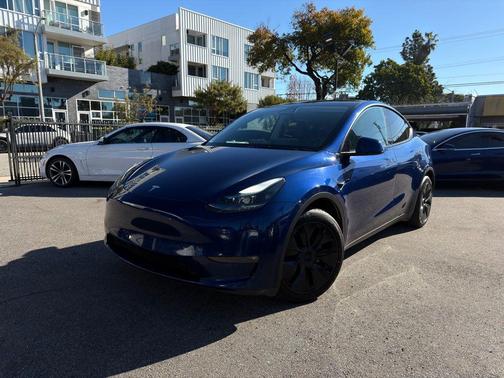 2025 Tesla Model Y Long Range Dual Motor All-Wheel Drive