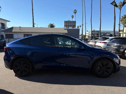 2025 Tesla Model Y Long Range Dual Motor All-Wheel Drive