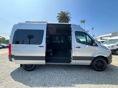 2024 Mercedes-Benz Sprinter 2500 Standard Roof