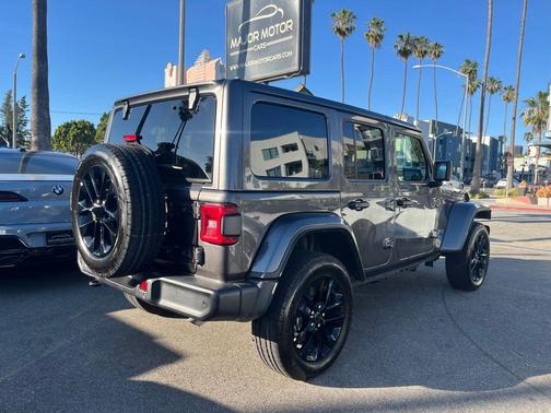 Granite Crystal Metallic Clearcoat 2025 Jeep Wrangler 4xe Sahara