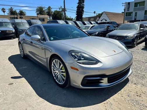 2018 Porsche Panamera 4
