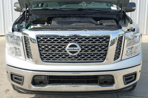 2018 Nissan Titan SV
