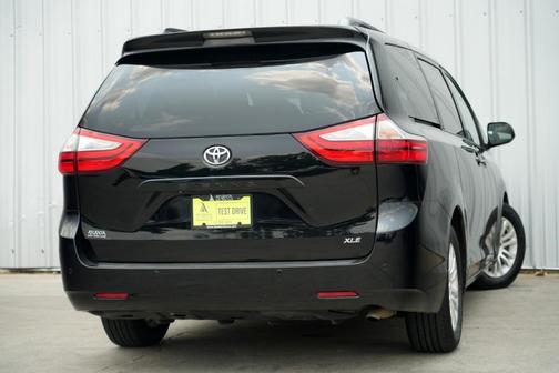 2015 Toyota Sienna XLE